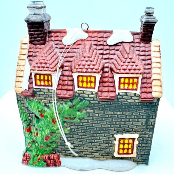 Charles Dickens Heritage Dedlock Arms Ornament 1994 Collectors Edition Porcelain - Picture 6 of 8